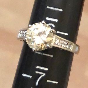 2.75 carat moissanite ring sz 6